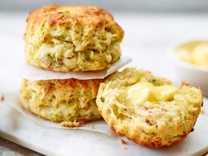Savoury scone witn bacvon and cheese
